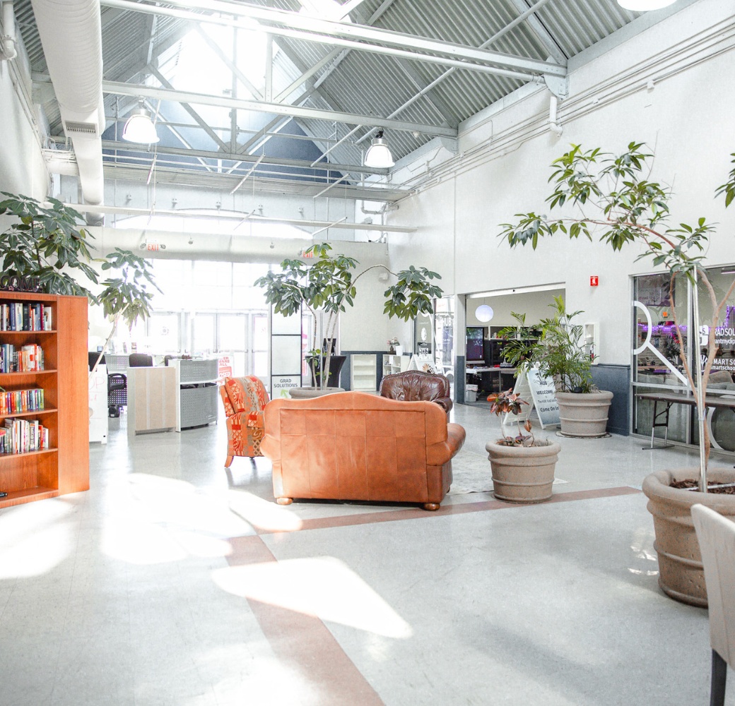 Photo of the atrium at the Mesa HUB location